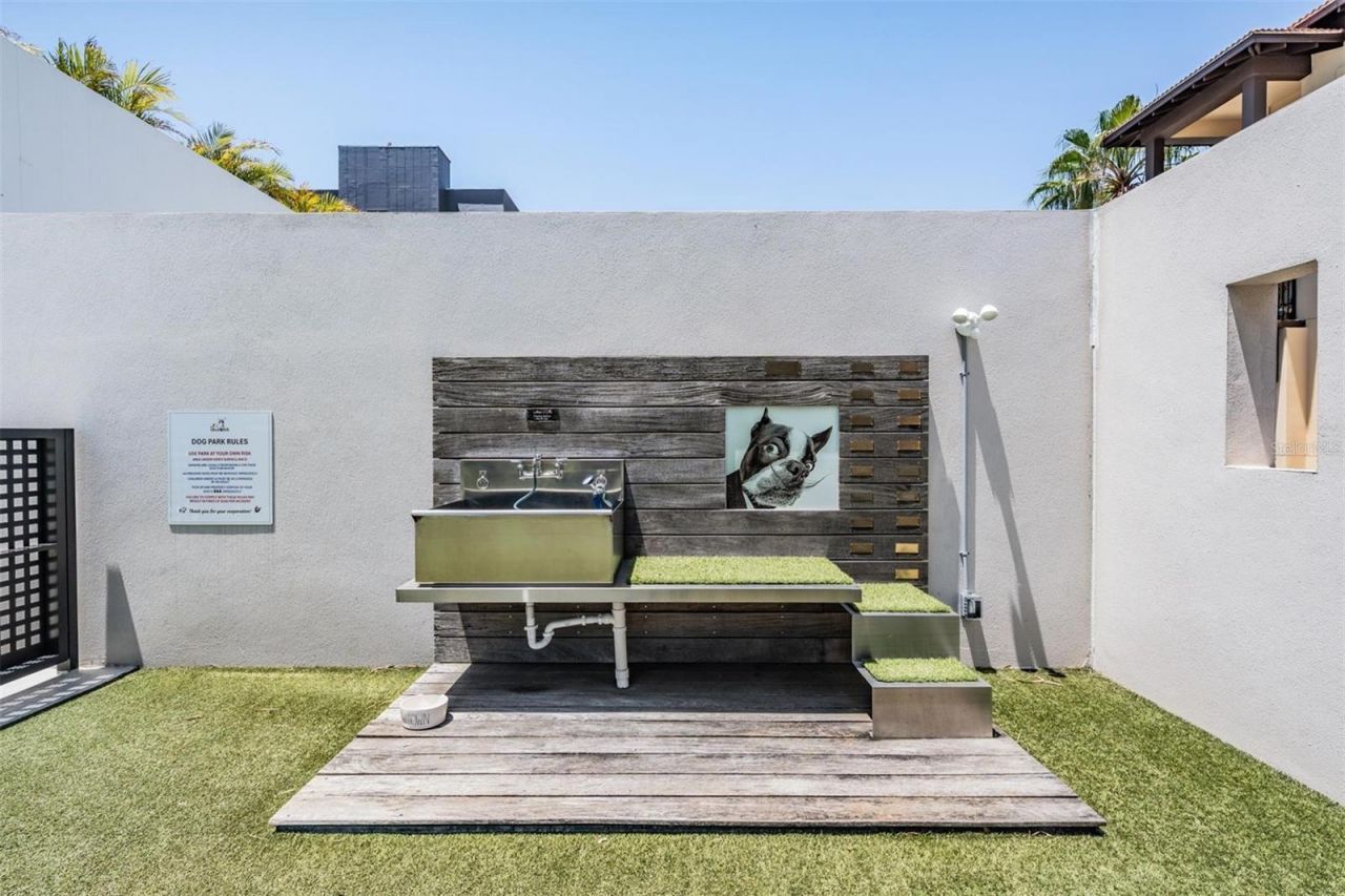 199 Dali Boulevard, Unit 403, Saint Petersburg, FL 33701 Photo