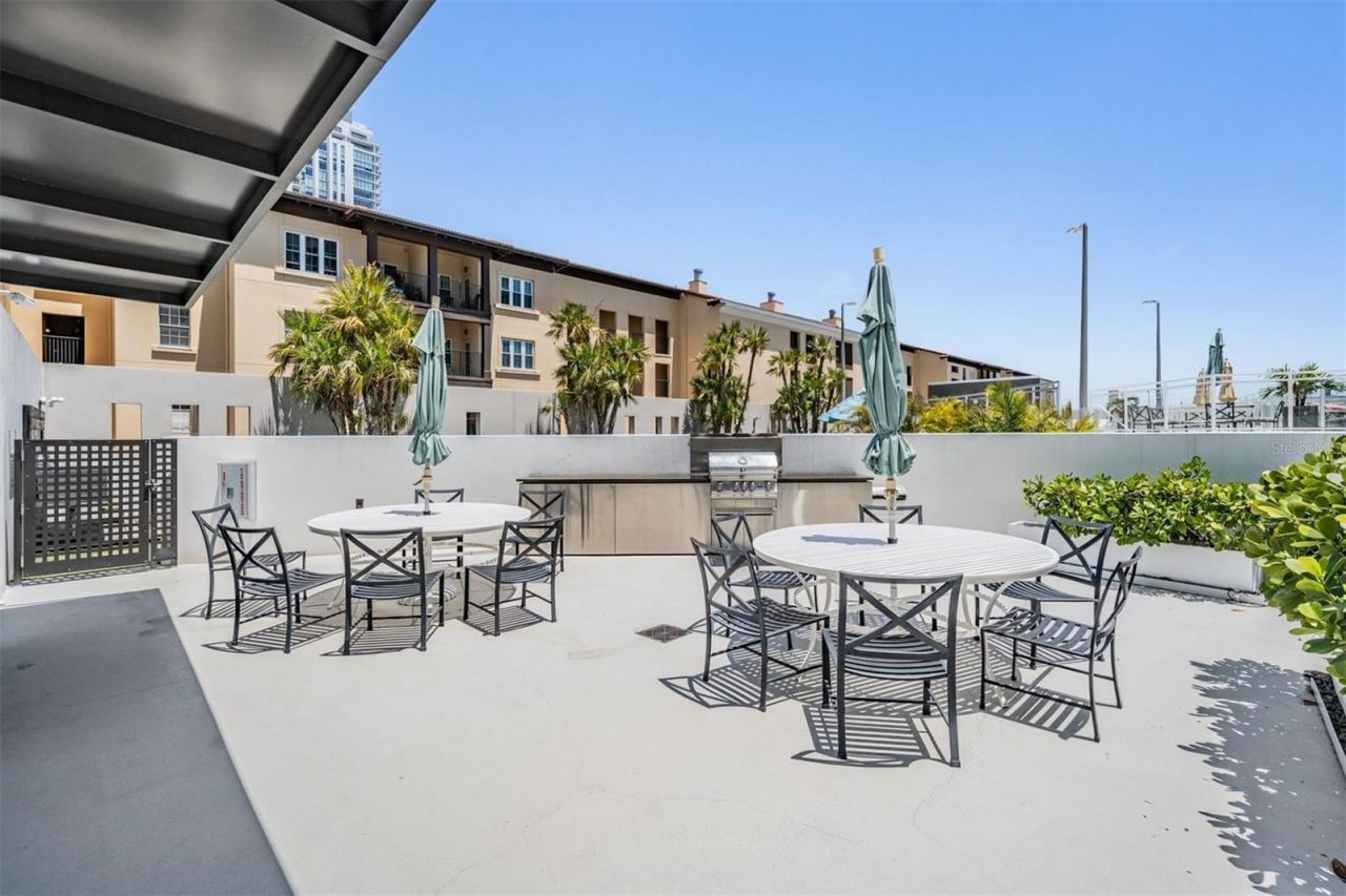 199 Dali Boulevard, Unit 403, Saint Petersburg, FL 33701 Photo