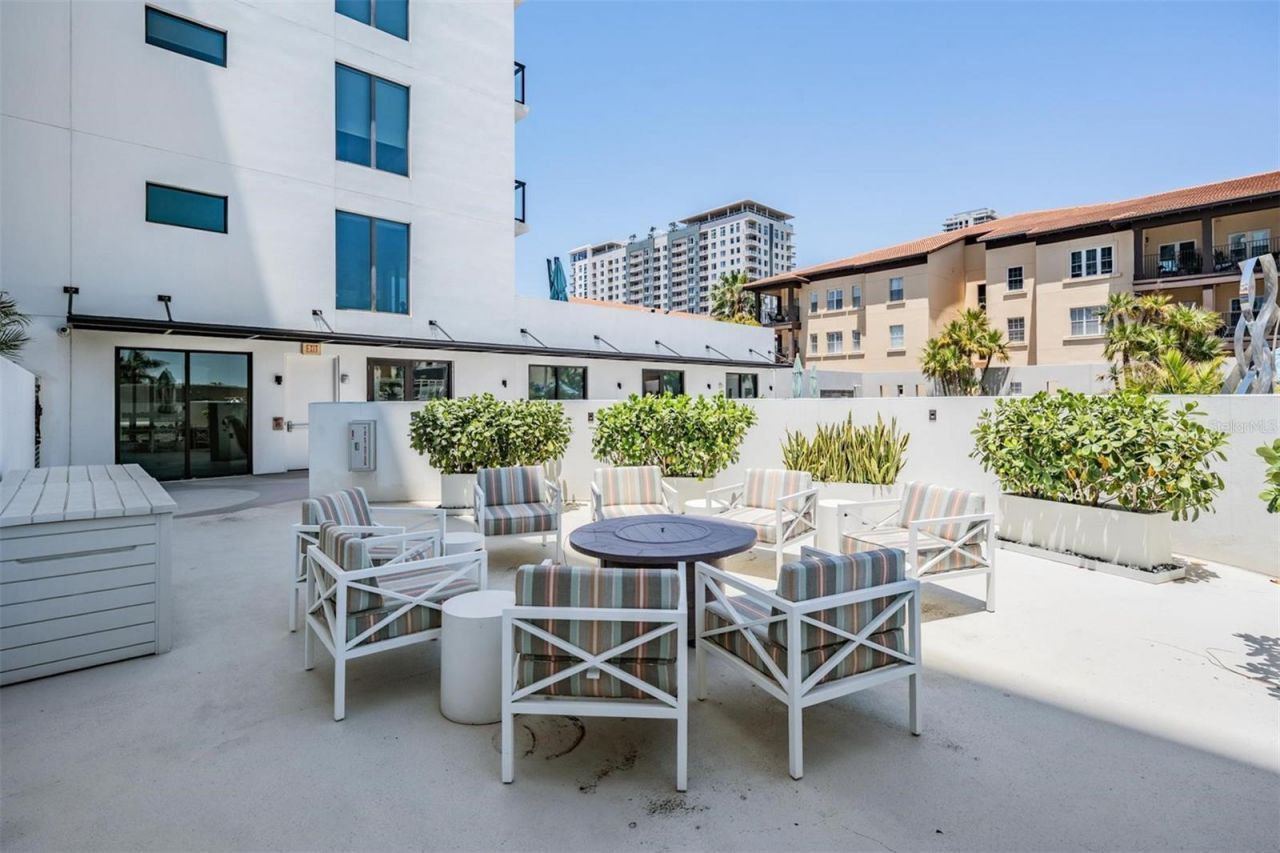 199 Dali Boulevard, Unit 403, Saint Petersburg, FL 33701 Photo