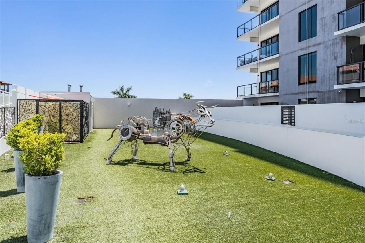 199 Dali Boulevard, Unit 403, Saint Petersburg, FL 33701 Photo