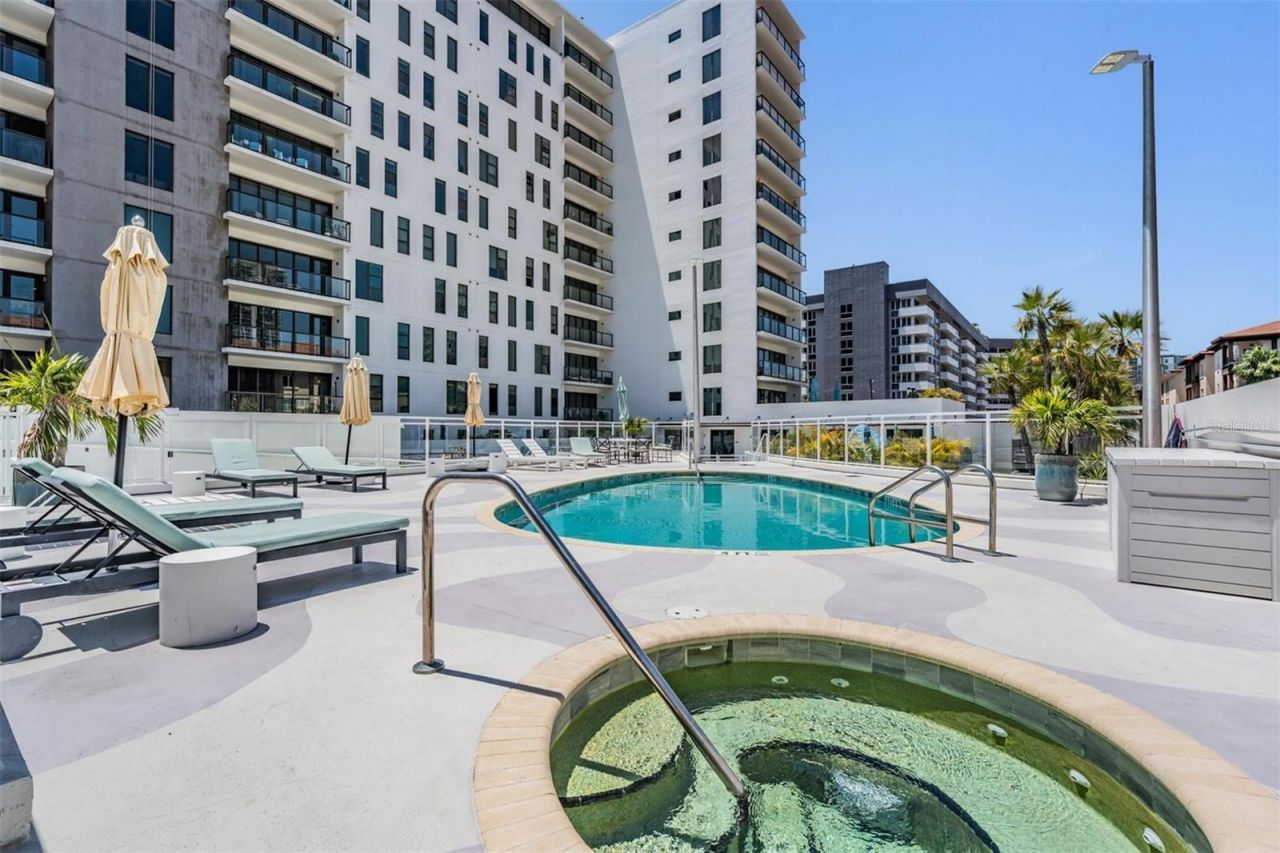 199 Dali Boulevard, Unit 403, Saint Petersburg, FL 33701 Photo