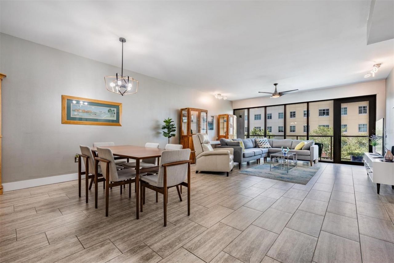 199 Dali Boulevard, Unit 403, Saint Petersburg, FL 33701 Photo