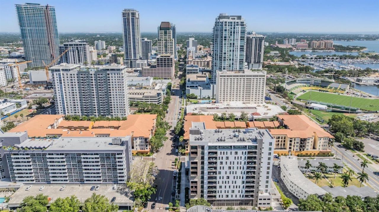 199 Dali Boulevard, Unit 403, Saint Petersburg, FL 33701 Photo