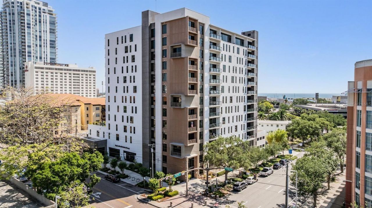 199 Dali Boulevard, Unit 403, Saint Petersburg, FL 33701 Photo