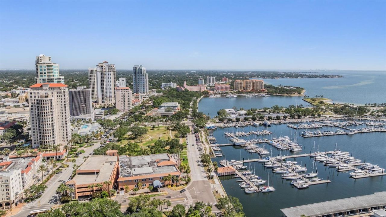 199 Dali Boulevard, Unit 403, Saint Petersburg, FL 33701 Photo