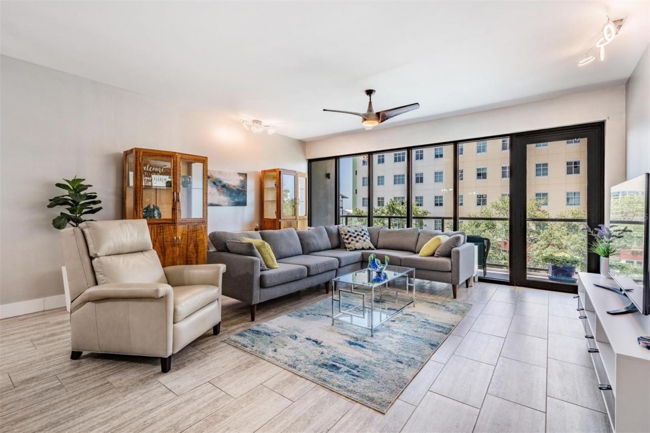199 Dali Boulevard, Unit 403, Saint Petersburg, FL 33701 Photo