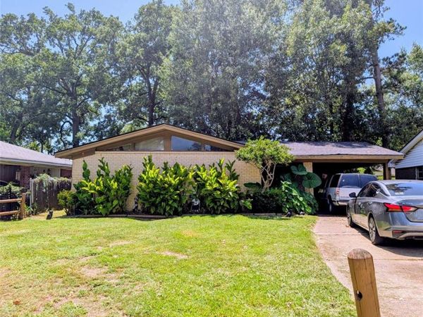 810 Pine Tree Drive, Shreveport, LA 71106