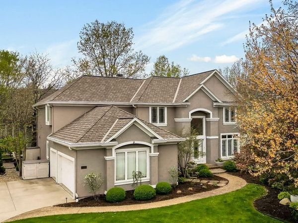 10863 S Cedar Niles Circle, Olathe, KS 66061