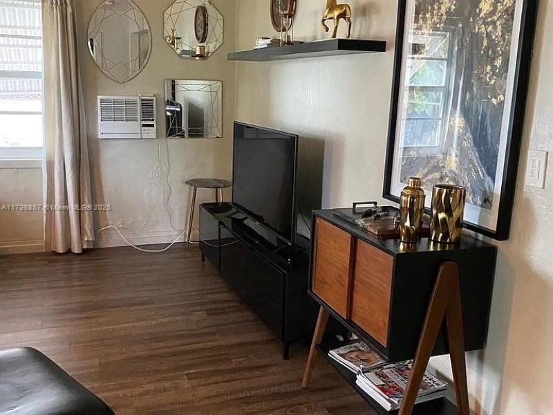 615 NE 76th St, Miami, FL 33138 Photo