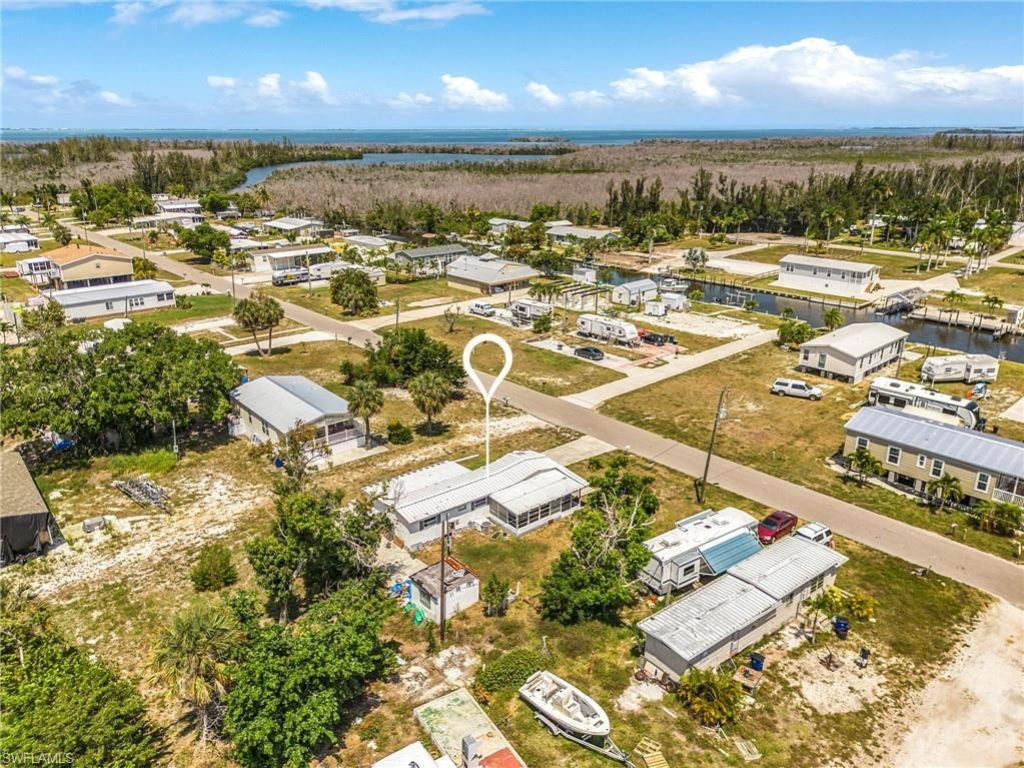 5099 Flamingo Dr, Saint James City, FL 33956 Photo