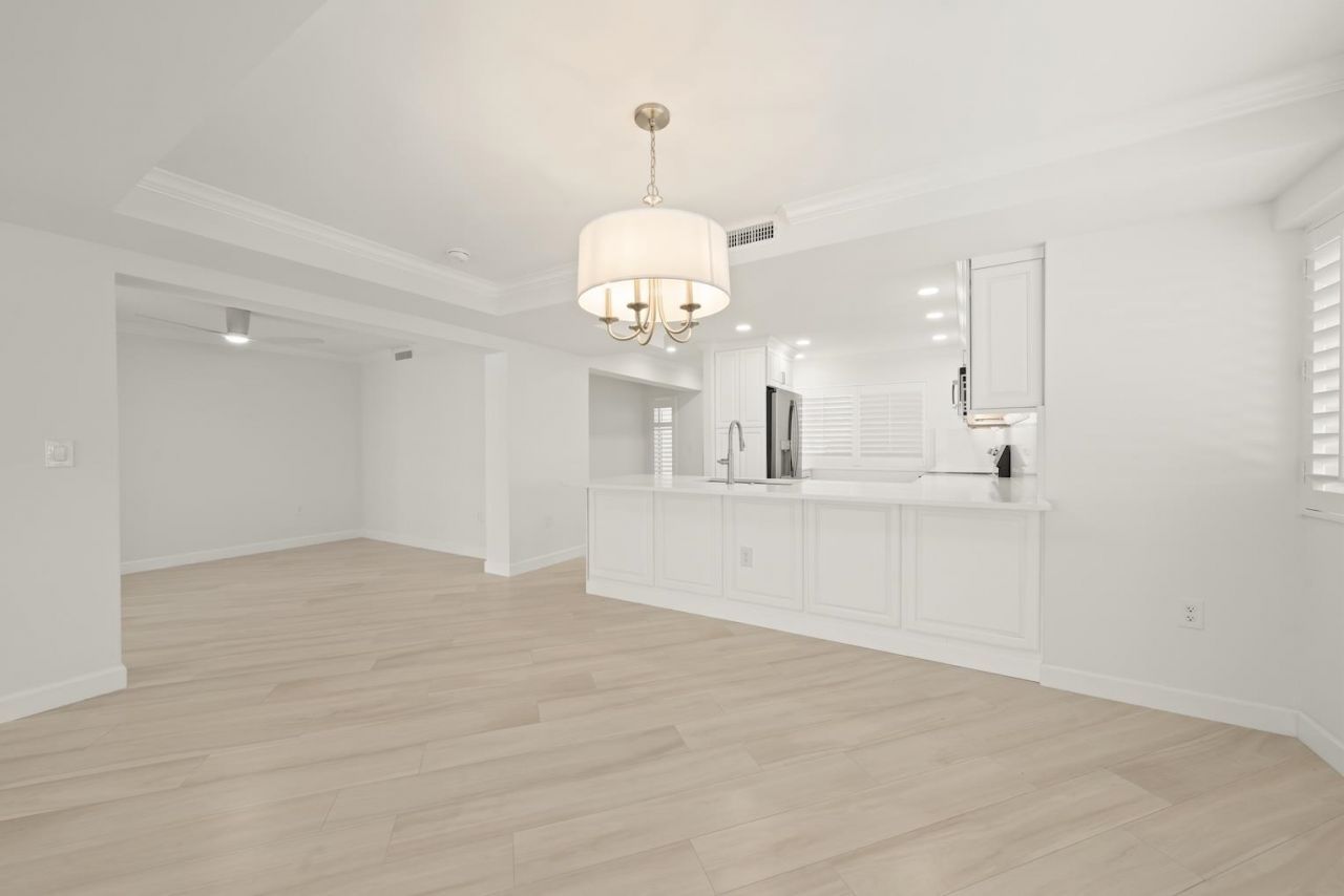 200 Periwinkle Way, Unit 111, Sanibel, FL 33957 Photo