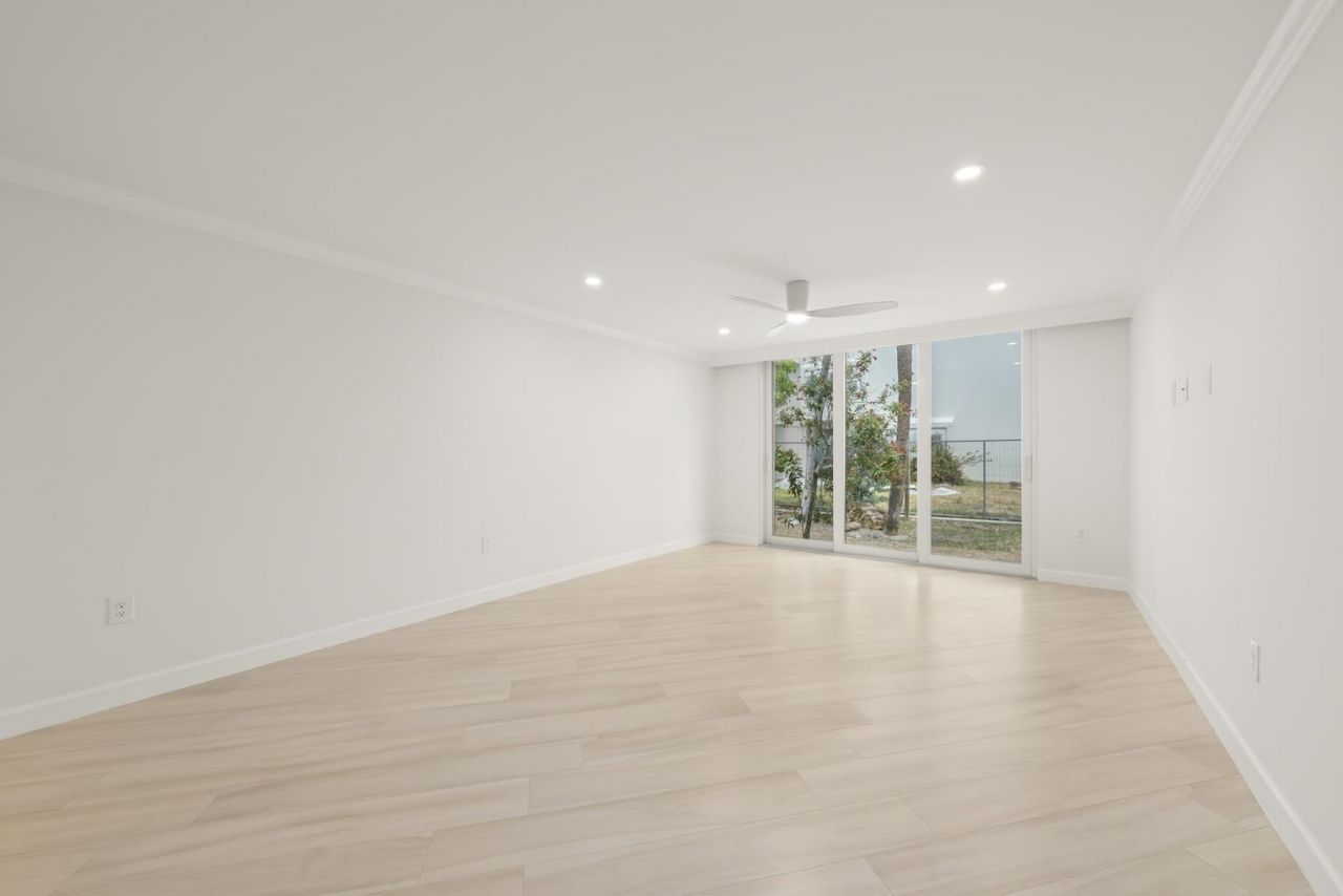 200 Periwinkle Way, Unit 111, Sanibel, FL 33957 Photo