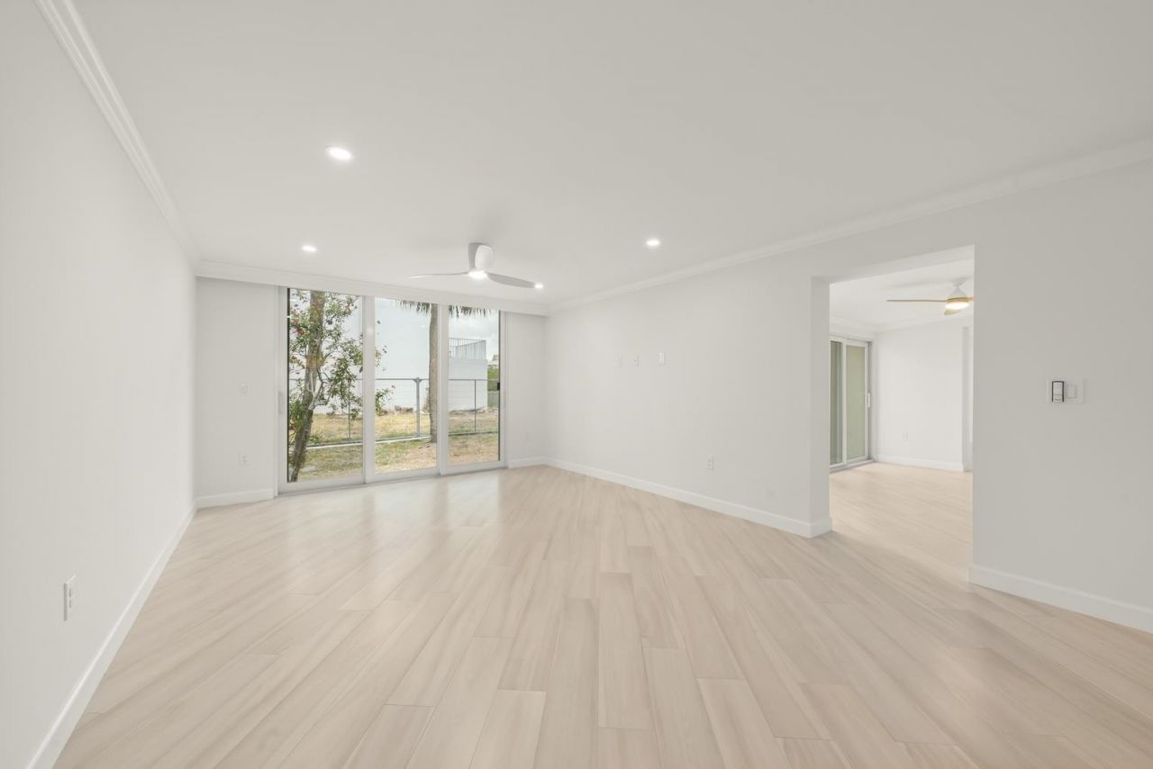 200 Periwinkle Way, Unit 111, Sanibel, FL 33957 Photo