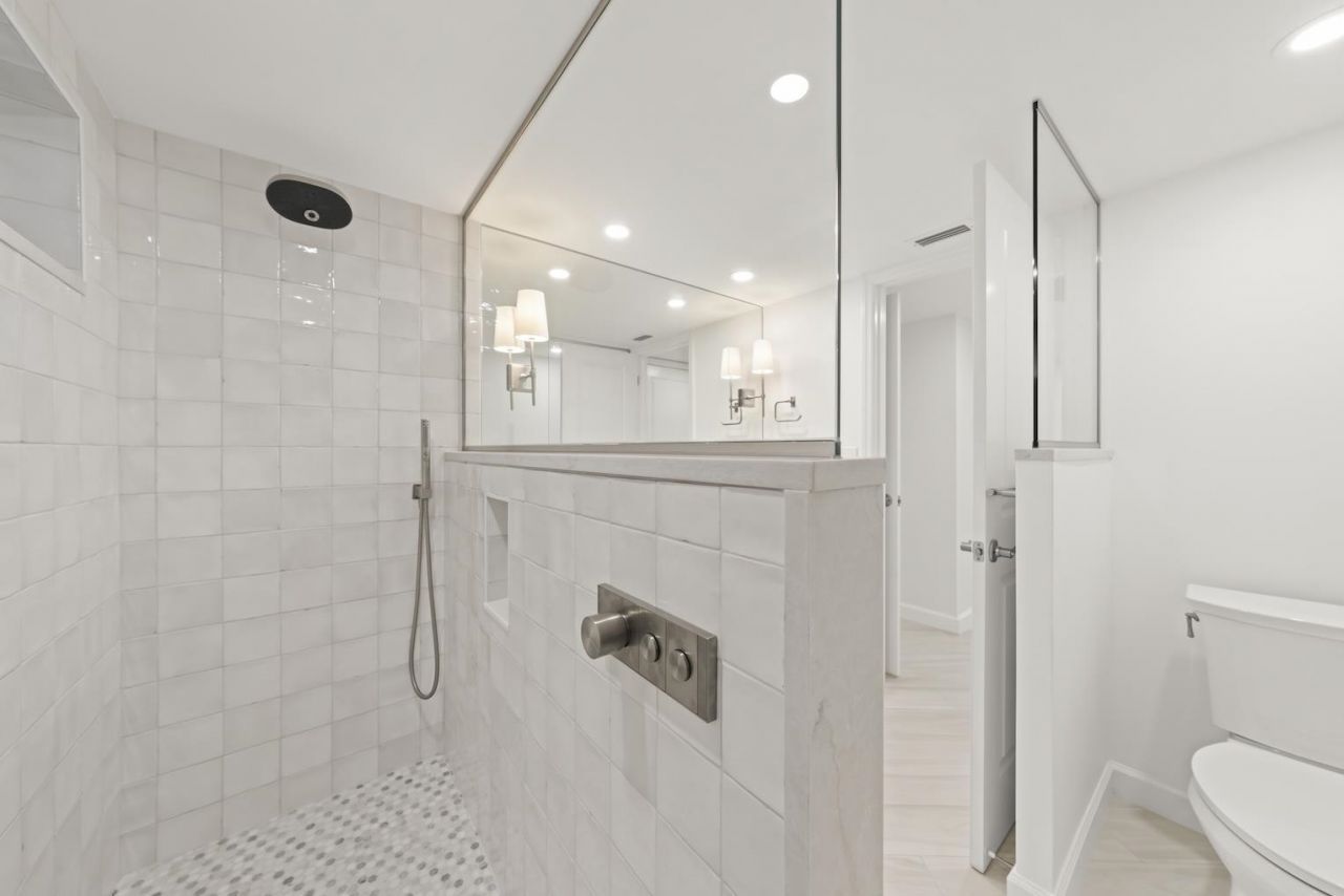 200 Periwinkle Way, Unit 111, Sanibel, FL 33957 Photo