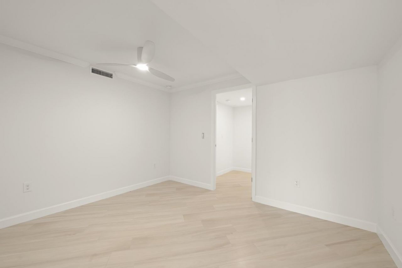 200 Periwinkle Way, Unit 111, Sanibel, FL 33957 Photo