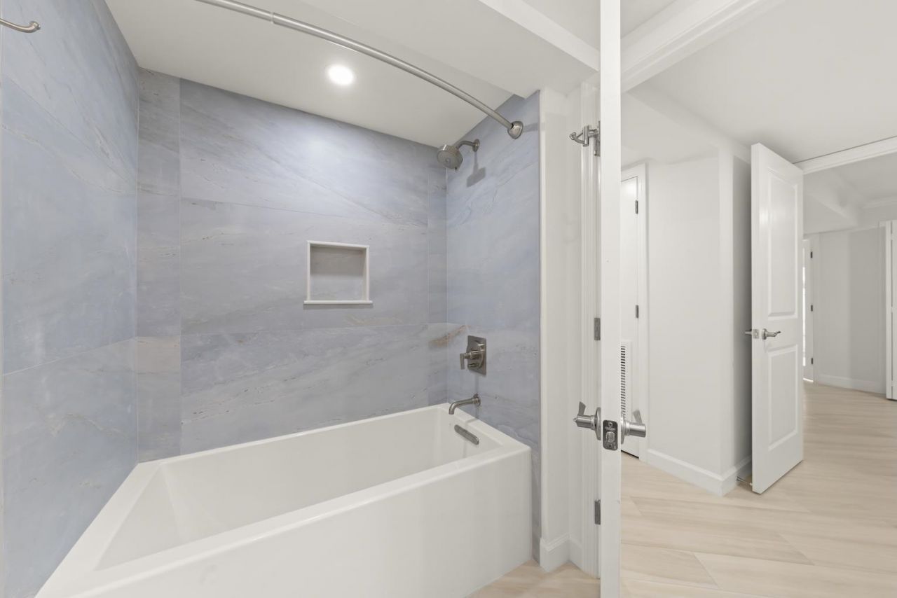 200 Periwinkle Way, Unit 111, Sanibel, FL 33957 Photo