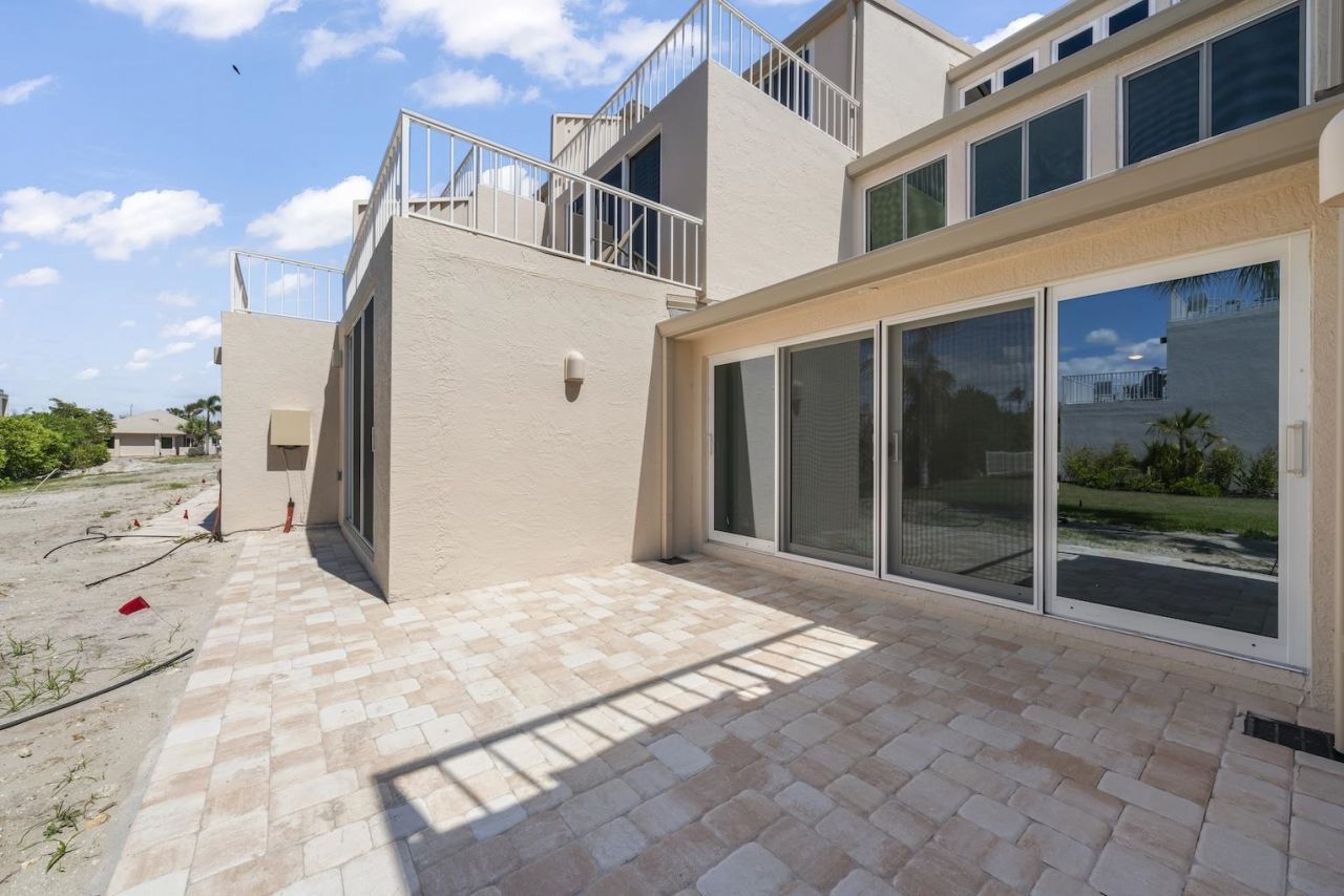 200 Periwinkle Way, Unit 111, Sanibel, FL 33957 Photo