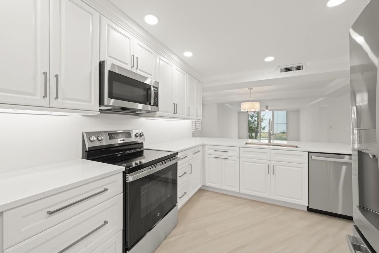 200 Periwinkle Way, Unit 111, Sanibel, FL 33957 Photo