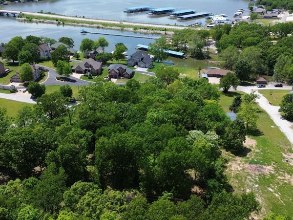 2609 Lake Rd 3, Grove, OK 74344