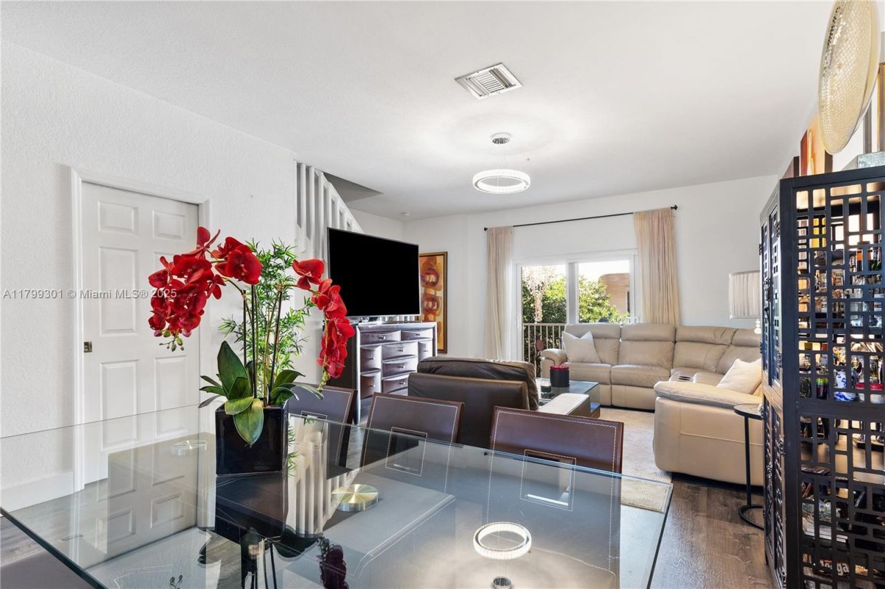 5640 NW 115th Ct, Unit 204, Doral, FL 33178 Photo