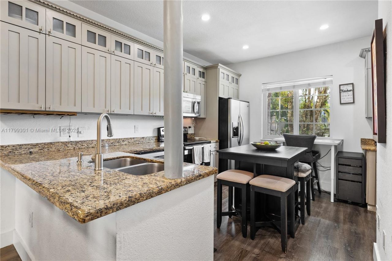 5640 NW 115th Ct, Unit 204, Doral, FL 33178 Photo