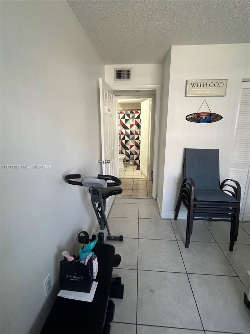 8145 NW 7th St, Unit 211, Miami, FL 33126 Photo