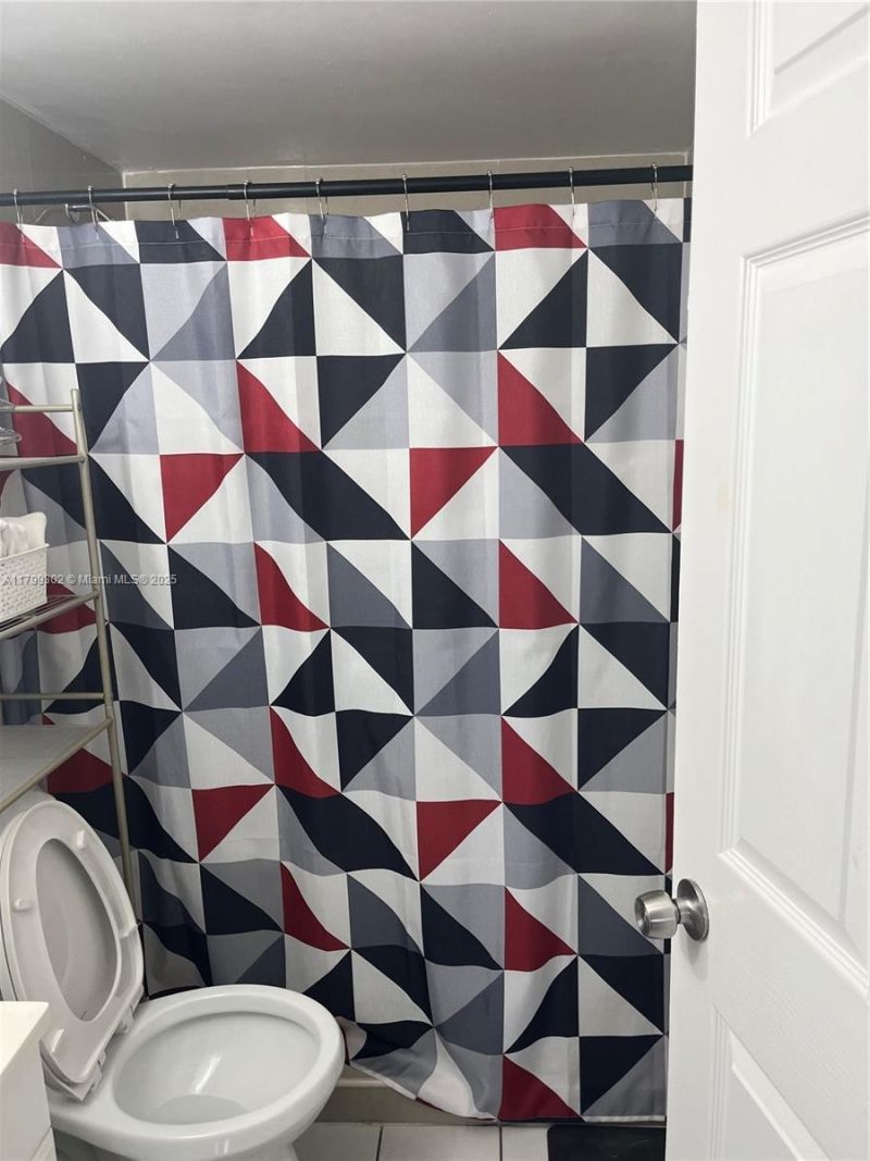 8145 NW 7th St, Unit 211, Miami, FL 33126 Photo