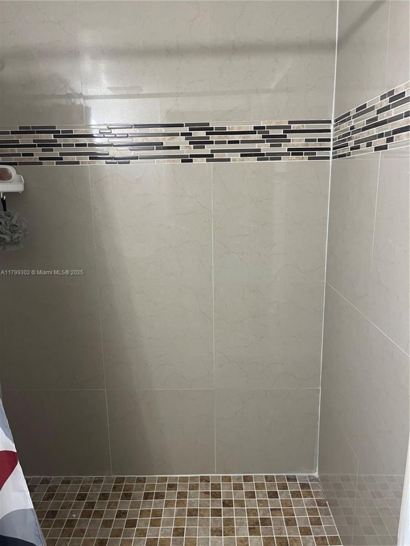 8145 NW 7th St, Unit 211, Miami, FL 33126 Photo