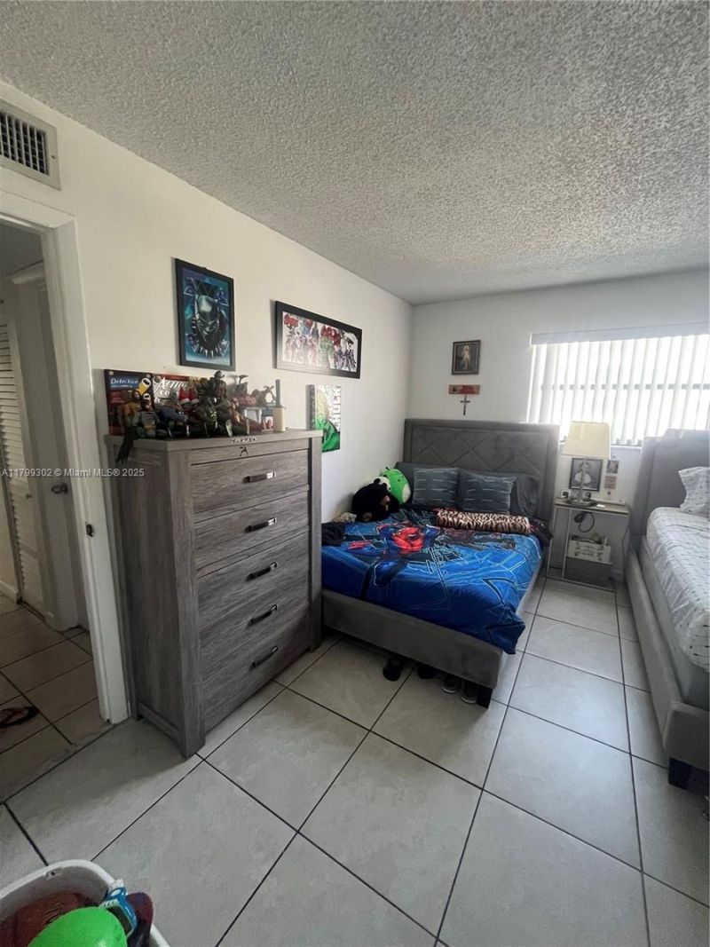 8145 NW 7th St, Unit 211, Miami, FL 33126 Photo