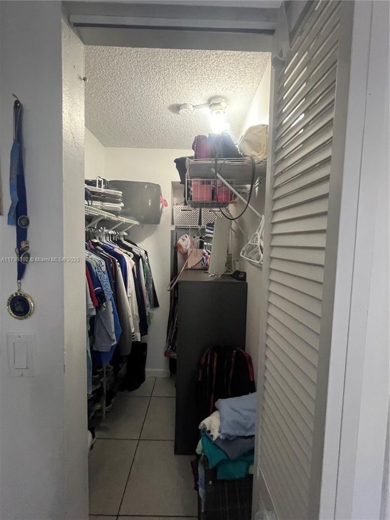 8145 NW 7th St, Unit 211, Miami, FL 33126 Photo