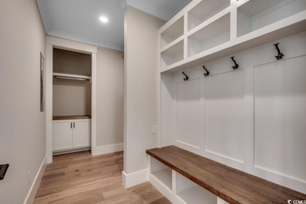 404 Plantation Oaks Dr. Photo 16