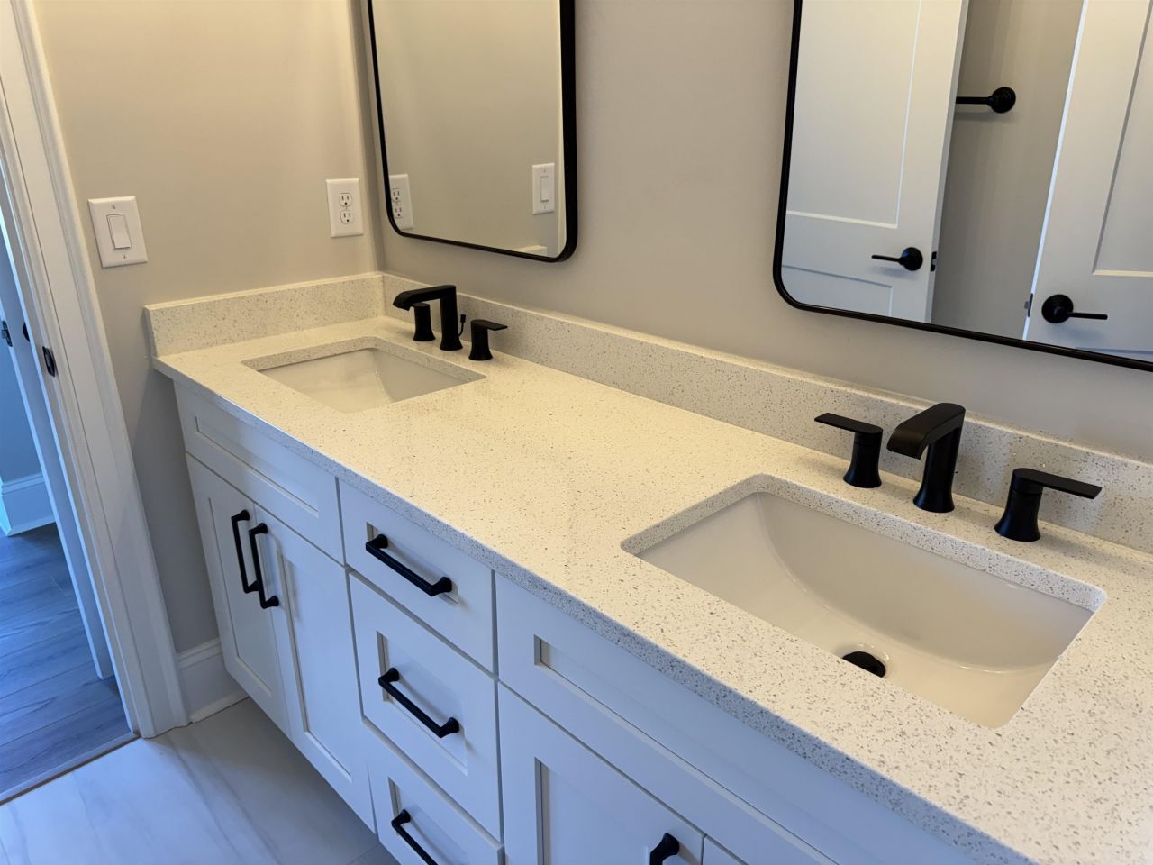 404 Plantation Oaks Dr. Photo 32