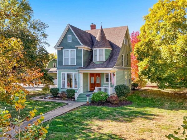 327 S 2nd Street, Wapello, IA 52653