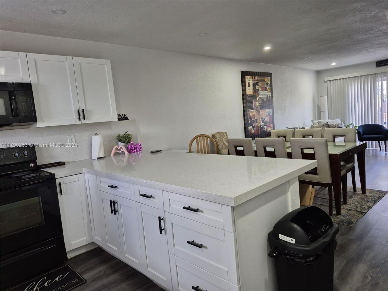 6850 W 16th Dr, Unit 320, Hialeah, FL 33014 Photo