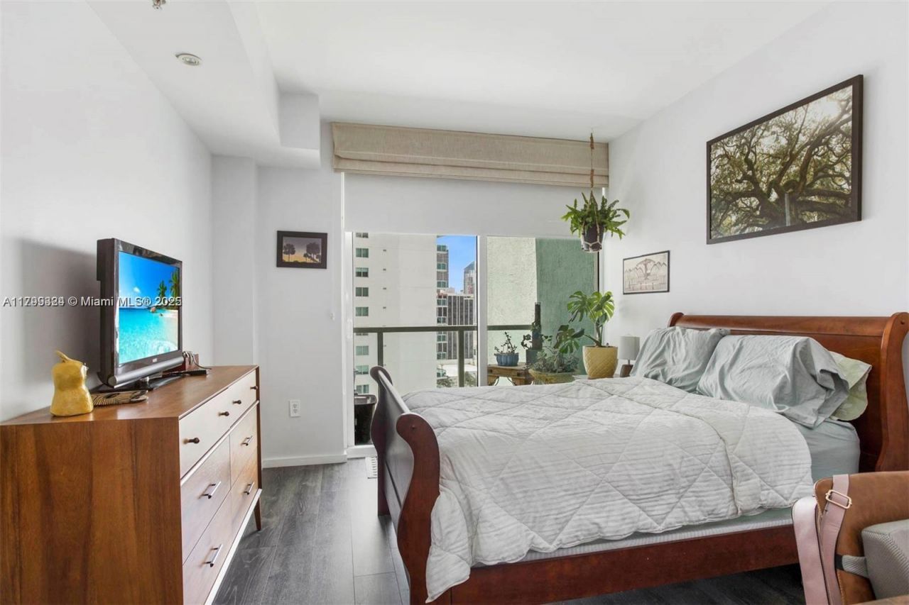 1900 N Bayshore Dr, Unit 2307, Miami, FL 33132 Photo