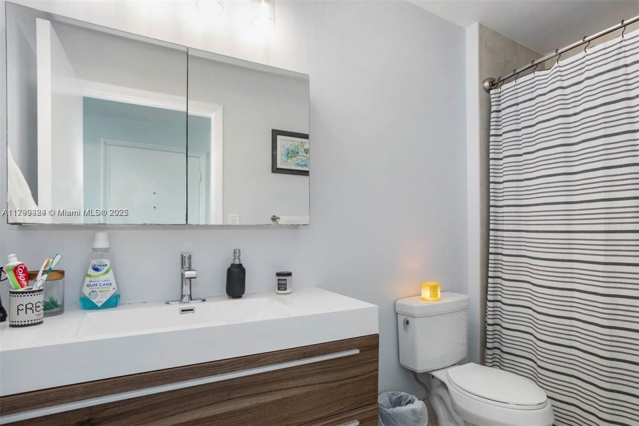 1900 N Bayshore Dr, Unit 2307, Miami, FL 33132 Photo