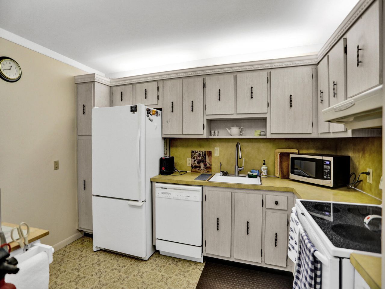 100 Bayview Drive, Unit 1125, Sunny Isles Beach, FL 33160 Photo