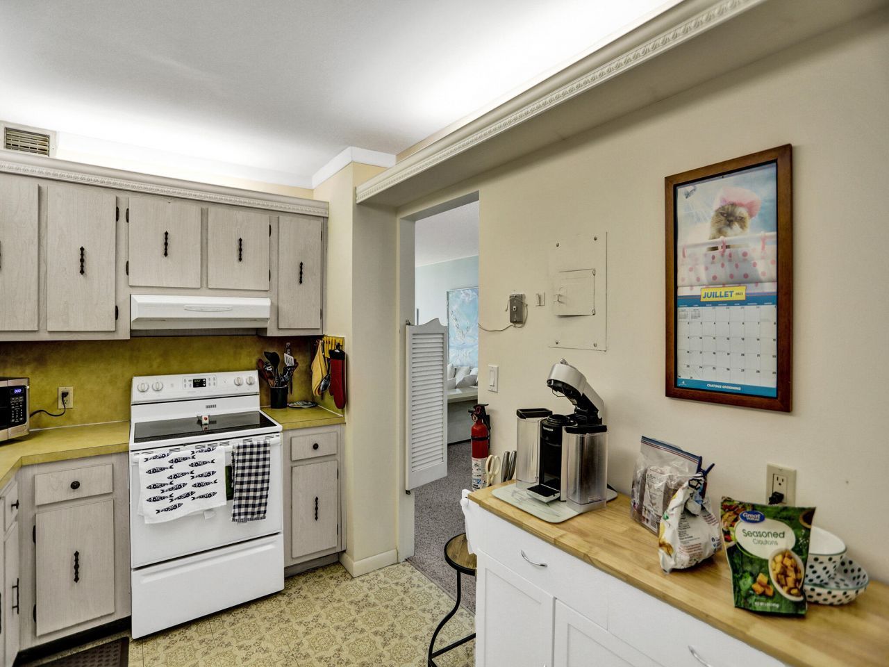100 Bayview Drive, Unit 1125, Sunny Isles Beach, FL 33160 Photo