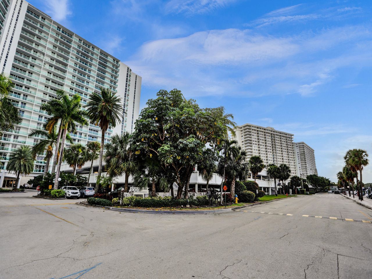 100 Bayview Drive, Unit 1125, Sunny Isles Beach, FL 33160 Photo