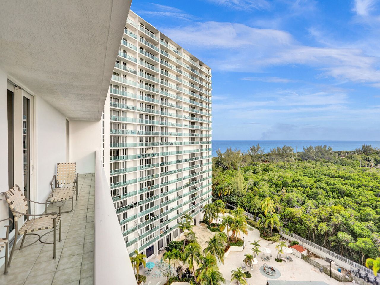 100 Bayview Drive, Unit 1125, Sunny Isles Beach, FL 33160 Photo