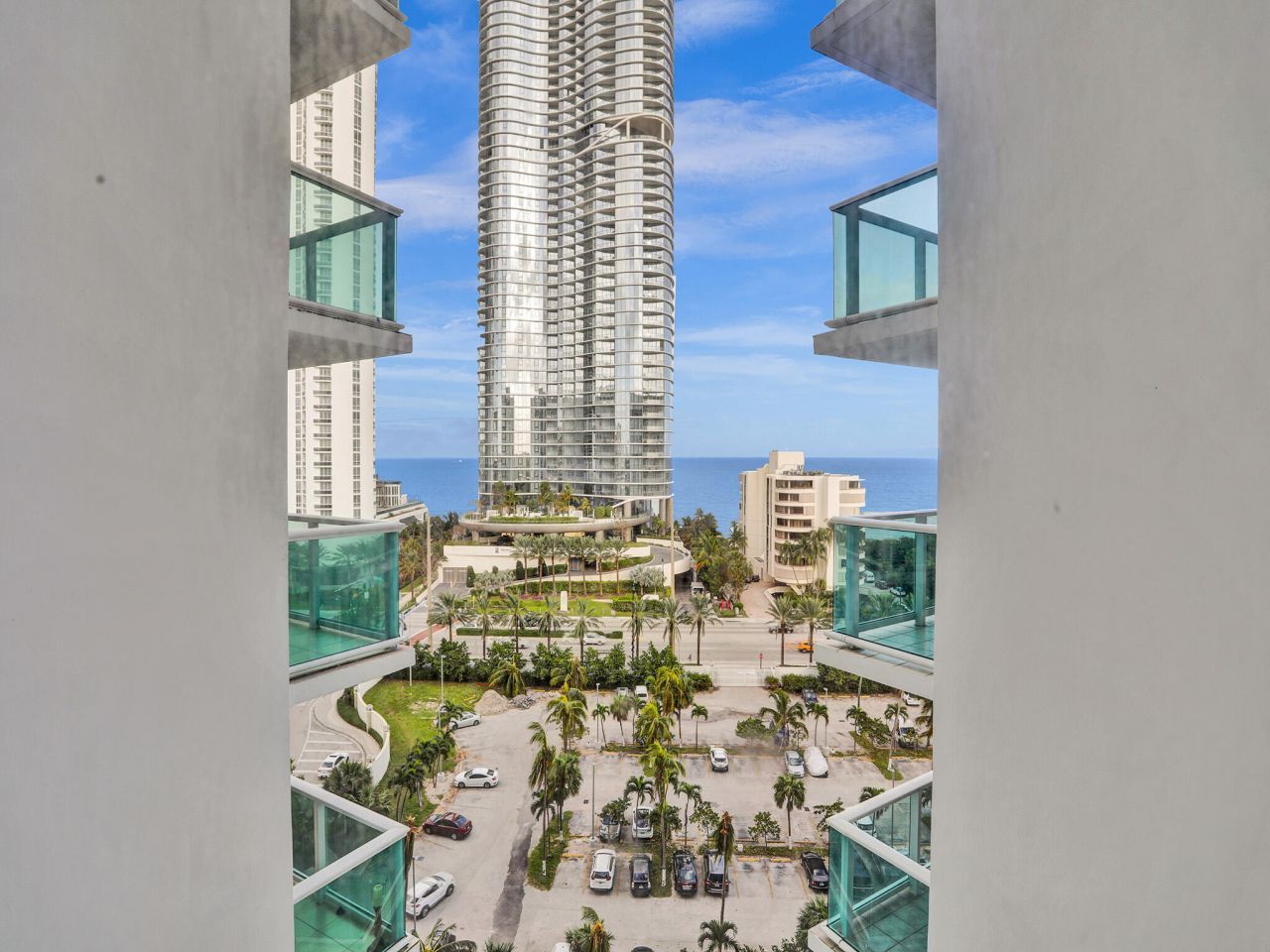 100 Bayview Drive, Unit 1125, Sunny Isles Beach, FL 33160 Photo