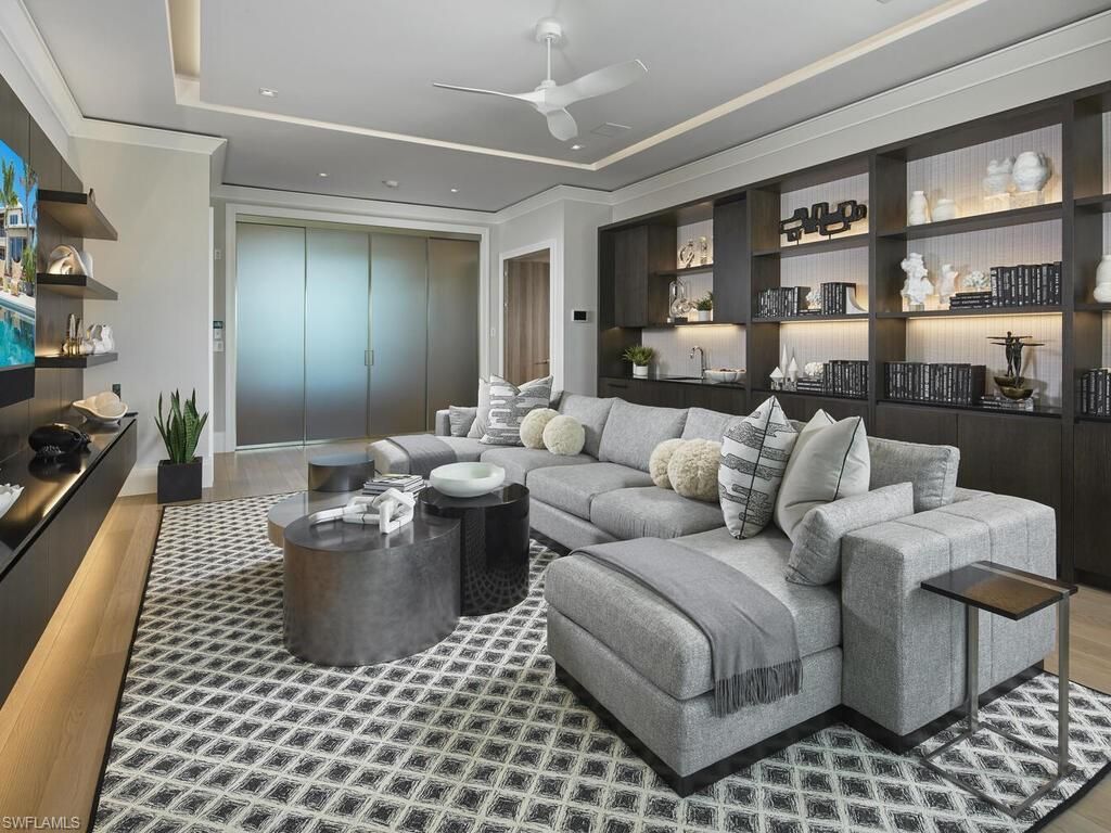 3233 Gin Ln, Naples, FL 34102 Photo