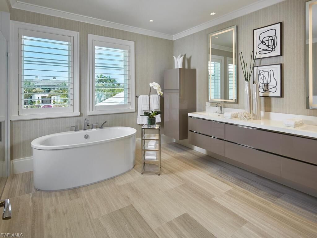 3233 Gin Ln, Naples, FL 34102 Photo