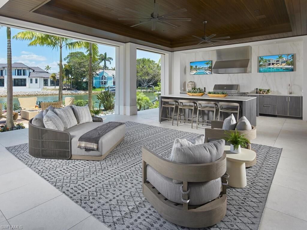 3233 Gin Ln, Naples, FL 34102 Photo