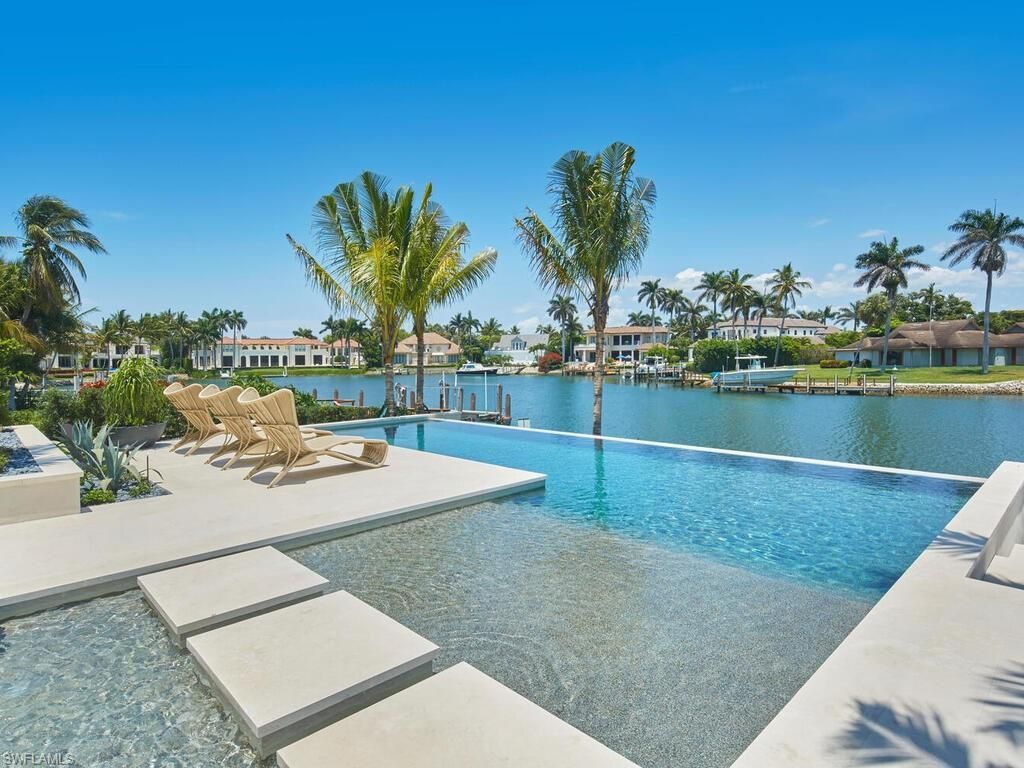 3233 Gin Ln, Naples, FL 34102 Photo