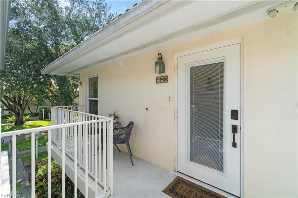 290 4th St S, Unit 202, Naples, FL 34102 Photo