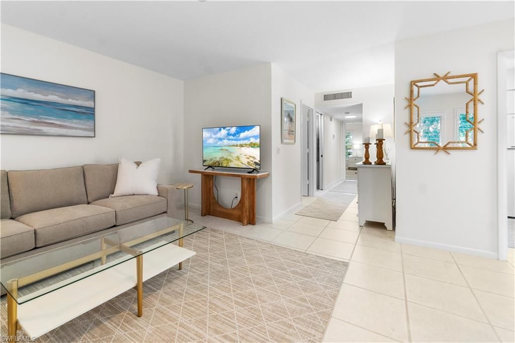 290 4th St S, Unit 202, Naples, FL 34102 Photo