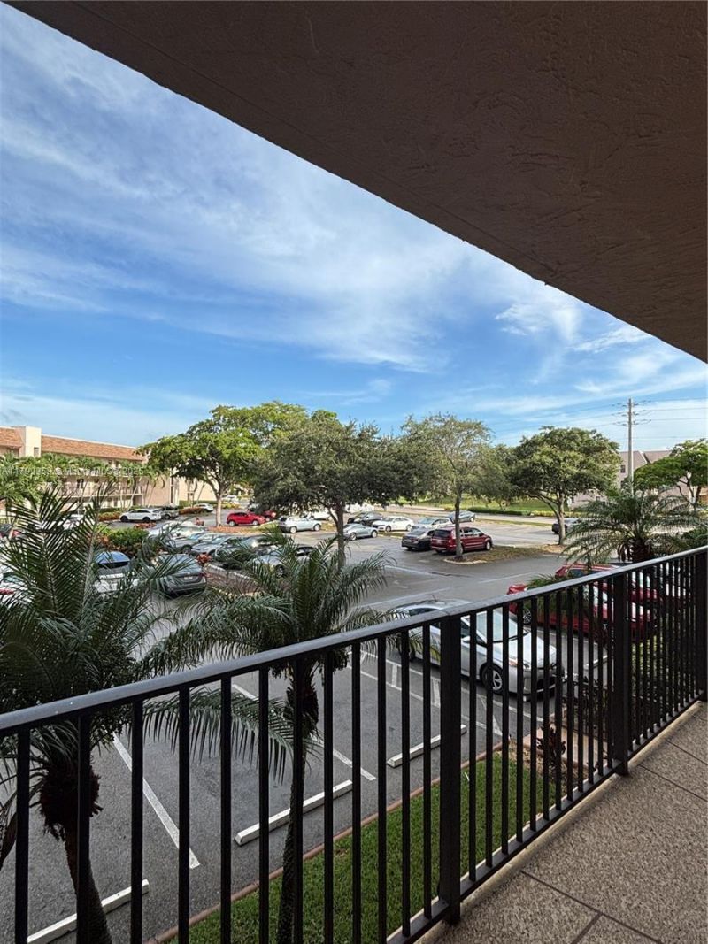 10451 Sunrise Lakes Blvd, Unit 205, Sunrise, FL 33322 Photo