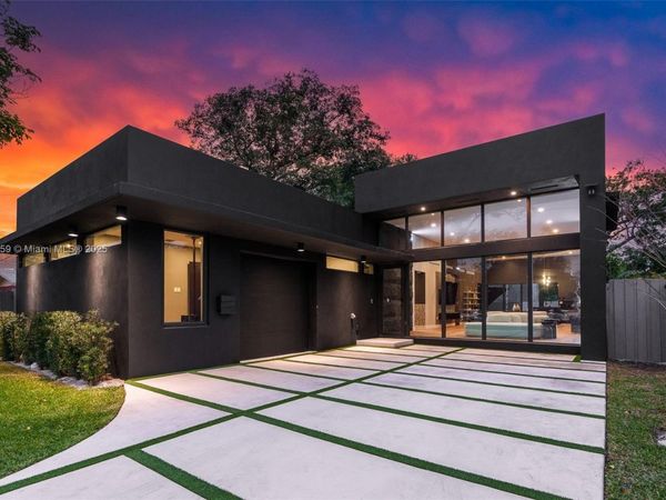 400 NW 49th St, Miami, FL 33127