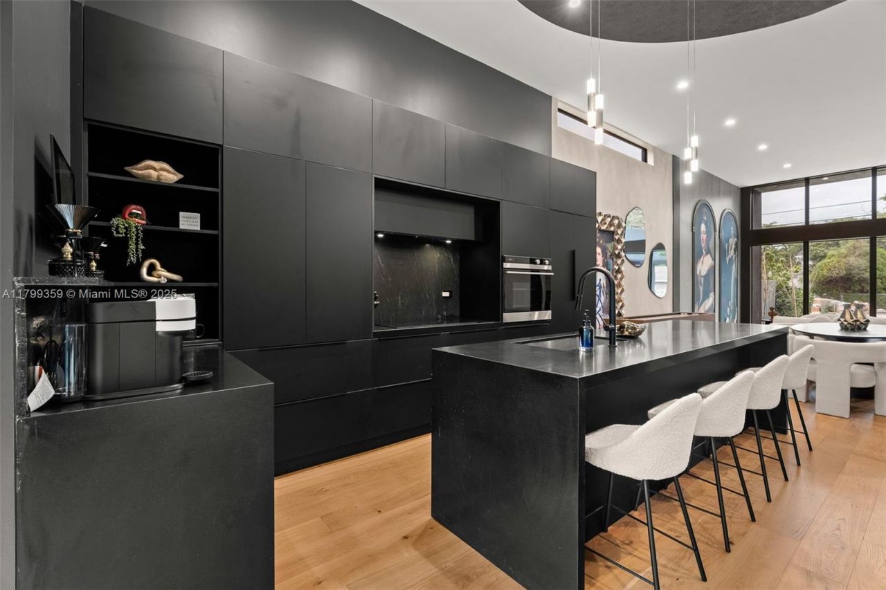 400 NW 49th St, Miami, FL 33127 Photo